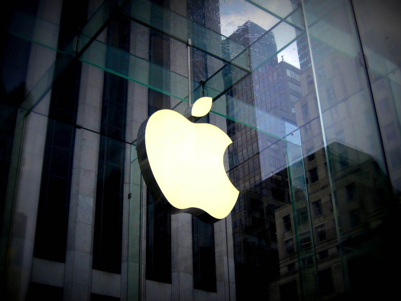 CNBC: Apple schimbă comisioanele App Store în UE